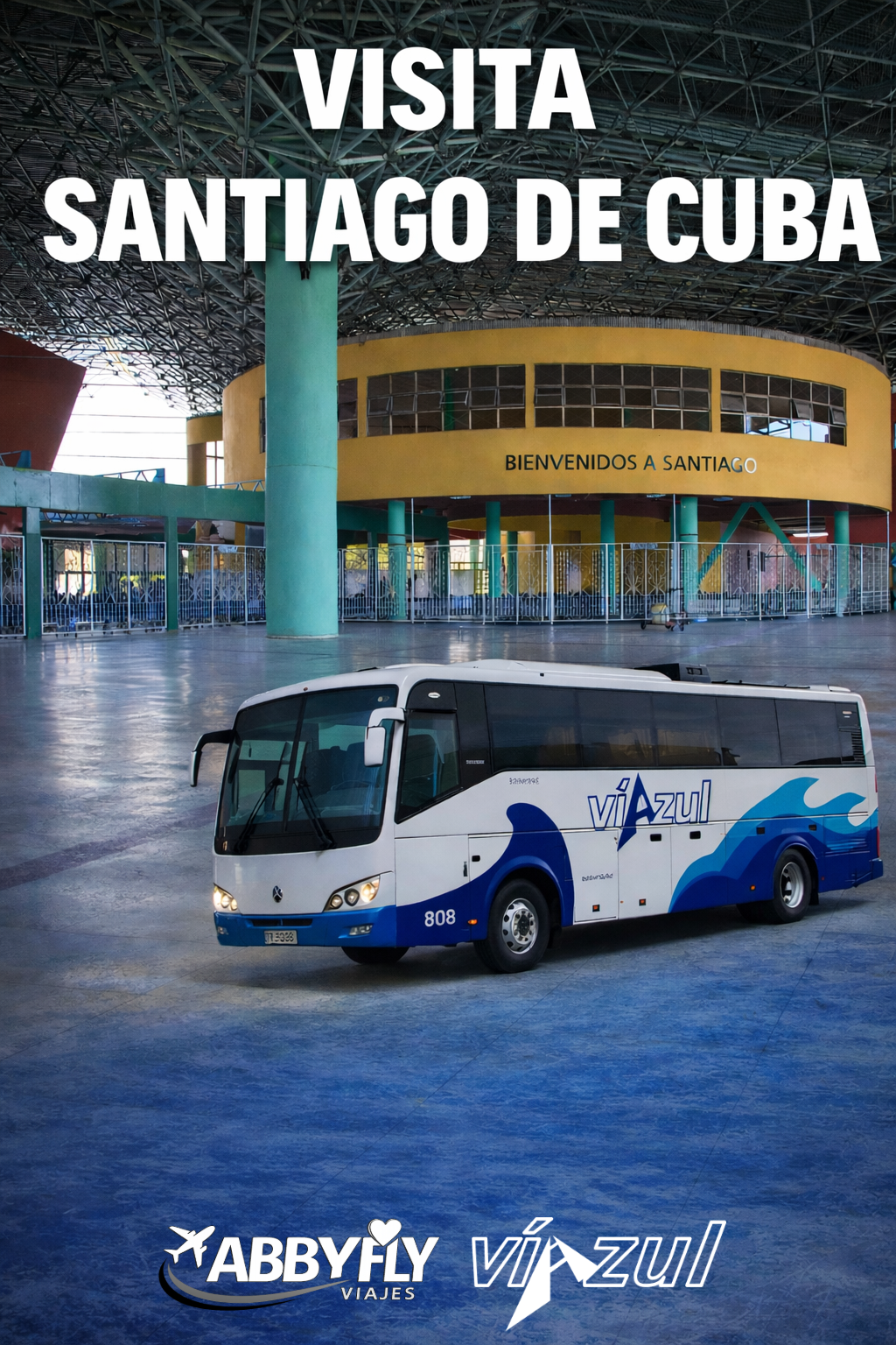Autobús de AbbyFly en un terminal vacío con texto sobre visitar Santiago de Cuba.
